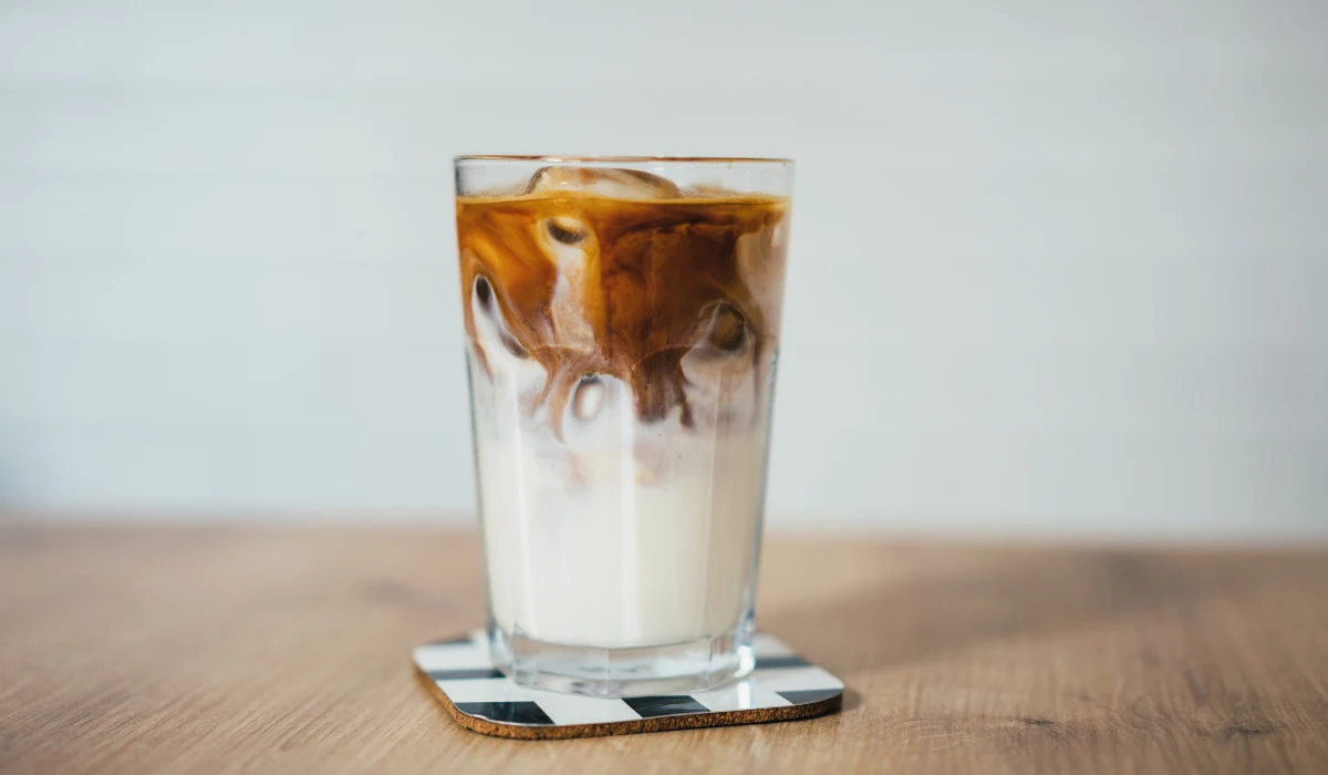 bạc xỉu ☕ Bold Brews A guide to must-try Vietnamese Coffees body